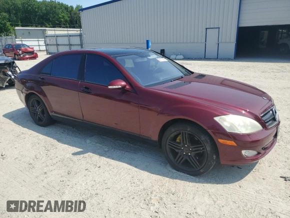 2007 Mercedes-Benz S 550 z VIN WDDNG71X77A082244, wystawiony jako Copart lot #59177585 z przebiegiem 151 644 mil mil oraz Czysty tytuł • Clean title. Historia ofert i sprzedaży dostępna na DreamBid. Obrazek 4.
