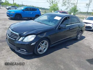 2011 Mercedes-Benz E-Class E 350 Luxury with VIN WDDHF5GB1BA462074, listed as a IAAI auction lot 42017000 with 170,658 mi miles. Bid and sale history available at carsss.com. Image 17.