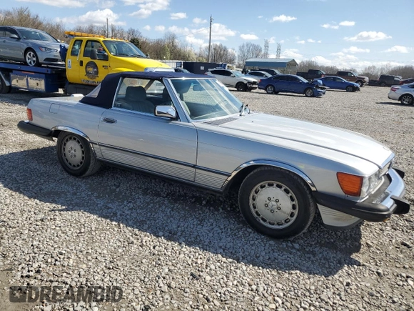 1989 Mercedes-Benz 560 Series 560SL with VIN WDBBA48D3KA097999, listed as a Copart auction lot 48649625 with 124,752 mi miles and Salvage Title. Bid and sale history available at carsss.com. Image 4.