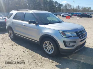 2016 Ford Explorer XLT with VIN 1FM5K7D8XGGB92033, listed as a IAAI auction lot 41901880 with 99,567 mi miles. Bid and sale history available at carsss.com. Image 1.