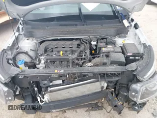 2024 Hyundai Venue SEL z VIN KMHRC8A36RU333987, wystawiony jako IAAI lot #41710436 z przebiegiem 7 701 mil mil oraz . Historia ofert i sprzedaży dostępna na DreamBid. Obrazek 10.