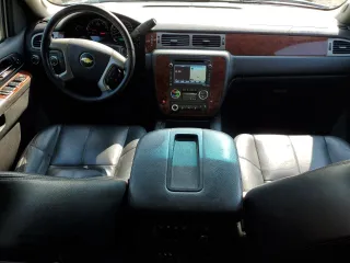 2012 Chevrolet Suburban LT with VIN 1GNSKJE77CR186092, listed as a Copart auction lot 68422084 with 108,621 mi miles and Clean Title. Bid and sale history available at DreamBid. Image 8.