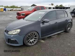 2013 Volkswagen Golf с VIN WVWPF7AJ1DW116730, выставлен на аукционе Copart как лот 82448764 с пробегом 164 193 миль миль и Чистый • Clean title. История ставок и продаж доступна на DreamBid. Изображение 1.