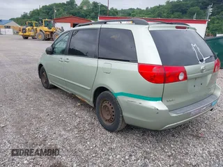 2006 Toyota Sienna CE z VIN 5TDZA23C56S420879, wystawiony jako IAAI lot #42534559 z przebiegiem 246 579 mil mil oraz . Historia ofert i sprzedaży dostępna na DreamBid. Obrazek 3.