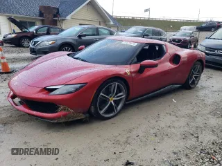 2022 Ferrari 296 GTB z VIN ZFF99SLAXN0283335, wystawiony jako Copart lot #51829075 z przebiegiem 4 146 mil mil oraz Szkoda całkowita • Salvage title. Historia ofert i sprzedaży dostępna na DreamBid. Obrazek 1.