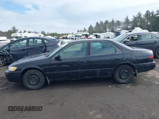 1998 Toyota Camry LE z VIN 4T1BG22K7WU236334, wystawiony jako IAAI lot #41662673 z przebiegiem 182 960 mil mil oraz . Historia ofert i sprzedaży dostępna na DreamBid. Obrazek 13.