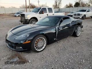 2009 Chevrolet Corvette 3LT z VIN 1G1YY26W195108560, wystawiony jako Copart lot #80288504 z przebiegiem Nie podano mil oraz Szkoda całkowita • Salvage title. Historia ofert i sprzedaży dostępna na DreamBid. Obrazek 1.