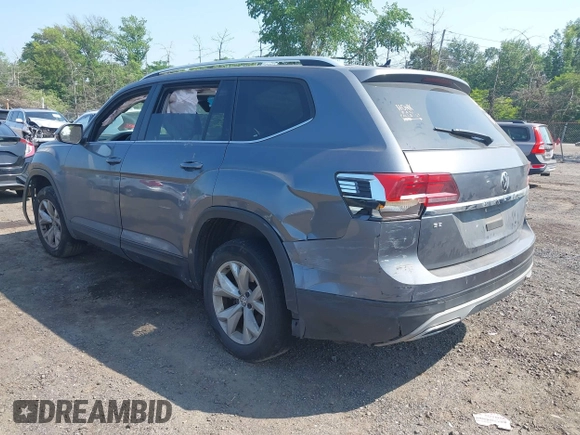 2018 Volkswagen Atlas SE with VIN 1V2KR2CA3JC504717, listed as a IAAI auction lot 42414174 with 105,909 mi miles and . Bid and sale history available at DreamBid. Image 3.