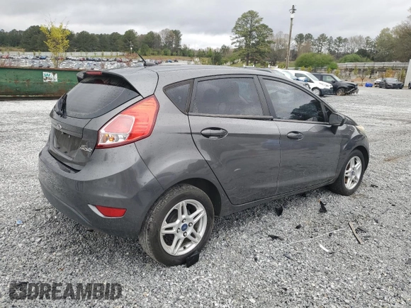 2018 Ford Fiesta SE z VIN 3FADP4EJ5JM103411, wystawiony jako Copart lot #50130325 z przebiegiem 111 247 mil mil oraz Szkoda całkowita • Salvage title. Historia ofert i sprzedaży dostępna na DreamBid. Obrazek 3.