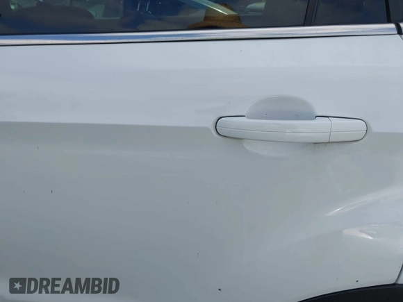 2017 Ford Escape SE with VIN 1FMCU9GD3HUD95726, listed as a IAAI auction lot 42121586 with 96,048 mi miles. Bid and sale history available at carsss.com. Image 6.
