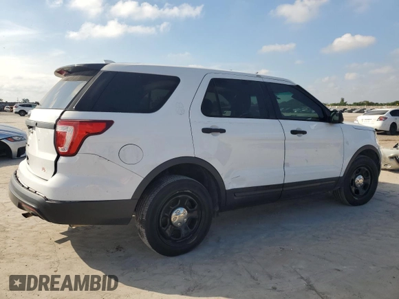 2016 Ford Utility Police Interceptor with VIN 1FM5K8AR4GGD30586, listed as a Copart auction lot 42431905 with 97,885 mi miles and Salvage Title. Bid and sale history available at carsss.com. Image 3.