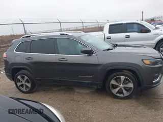 2019 Jeep Cherokee Limited with VIN 1C4PJLDB9KD275094, listed as a IAAI auction lot 41533660 with 75,361 mi miles and . Bid and sale history available at DreamBid. Image 13.