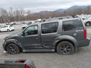 2008 Nissan Pathfinder S z VIN 5N1AR18B48C650137, wystawiony jako IAAI lot #41467663 z przebiegiem 300 846 mil mil oraz . Historia ofert i sprzedaży dostępna na DreamBid. Obrazek 15.