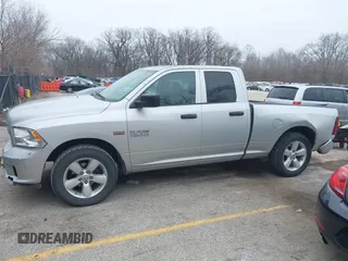 2015 Ram 1500 Express z VIN 1C6RR7FT8FS617657, wystawiony jako IAAI lot #41548188 z przebiegiem 144 050 mil mil oraz . Historia ofert i sprzedaży dostępna na DreamBid. Obrazek 14.