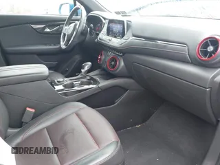 2020 Chevrolet Blazer RS z VIN 3GNKBKRSXLS696602, wystawiony jako IAAI lot #41954755 z przebiegiem 34 759 mil mil oraz . Historia ofert i sprzedaży dostępna na DreamBid. Obrazek 5.