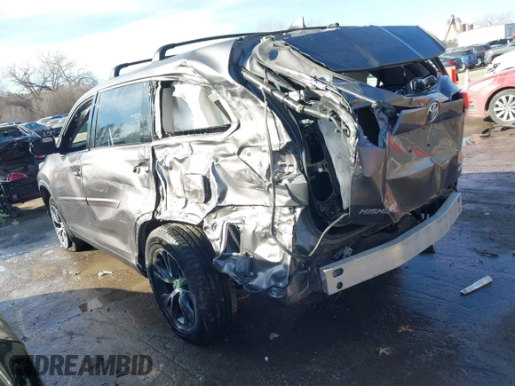 2019 Toyota Highlander LE with VIN 5TDBZRFH7KS978415, listed as a IAAI auction lot 41653130 with 101,245 mi miles and . Bid and sale history available at DreamBid. Image 3.