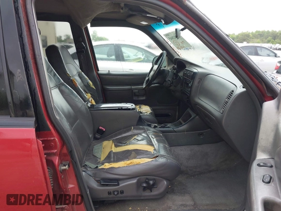 2000 Ford Explorer XLT z VIN 1FMZU83P7YUB75946, wystawiony jako IAAI lot #42082045 z przebiegiem 192 667 mil mil oraz . Historia ofert i sprzedaży dostępna na DreamBid. Obrazek 5.