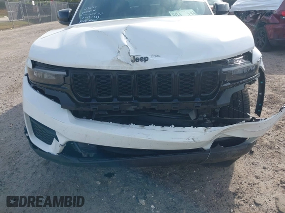 2023 Jeep Grand Cherokee Altitude z VIN 1C4RJHAG5PC609379, wystawiony jako IAAI lot #41599379 z przebiegiem 16 151 mil mil oraz . Historia ofert i sprzedaży dostępna na DreamBid. Obrazek 6.