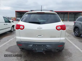 2012 Chevrolet Traverse LTZ z VIN 1GNKRLED1CJ115529, wystawiony jako IAAI lot #41985127 z przebiegiem 85 364 mil mil oraz . Historia ofert i sprzedaży dostępna na DreamBid. Obrazek 16.
