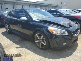 2013 Volvo C30 T5 z VIN YV1672MK5D2309013, wystawiony jako Copart lot #58766754 z przebiegiem 106 960 mil mil oraz Szkody całkowita. Historia ofert i sprzedaży dostępna na DreamBid. Obrazek 4.