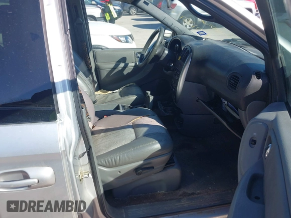 2004 Dodge Caravan SXT z VIN 2D4GP44L34R601374, wystawiony jako IAAI lot #41359480 z przebiegiem 254 534 mil mil oraz . Historia ofert i sprzedaży dostępna na DreamBid. Obrazek 5.