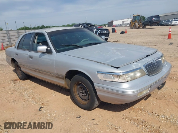1996 Mercury Grand Marquis GS z VIN 2MELM74W7TX683568, wystawiony jako IAAI lot #42175816 z przebiegiem 56 126 mil mil oraz . Historia ofert i sprzedaży dostępna na DreamBid. Obrazek 1.
