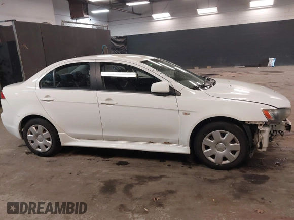 2011 Mitsubishi Lancer ES z VIN JA32U2FU5BU001075, wystawiony jako IAAI lot #41458074 z przebiegiem 120 601 mil mil oraz . Historia ofert i sprzedaży dostępna na DreamBid. Obrazek 14.