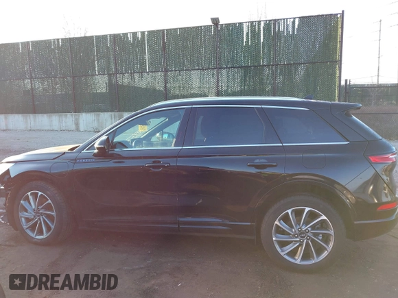2024 Lincoln Corsair Grand Touring z VIN 5LMTJ5DZ0RUL17257, wystawiony jako IAAI lot #41634865 z przebiegiem 8 124 mil mil oraz . Historia ofert i sprzedaży dostępna na DreamBid. Obrazek 15.