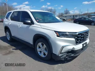 2023 Honda Pilot LX with VIN 5FNYG2H29PB007041, listed as a IAAI auction lot 41887999 with 8,107 mi miles. Bid and sale history available at carsss.com. Image 1.