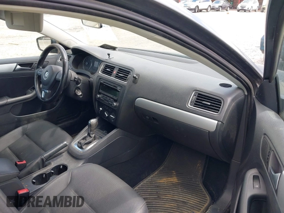 2012 Volkswagen Jetta TDI w/Premium & Nav с VIN 3VWLL7AJ0CM341353, выставлен на аукционе IAAI как лот 42206057 с пробегом 193 091 миль миль и . История ставок и продаж доступна на DreamBid. Изображение 5.