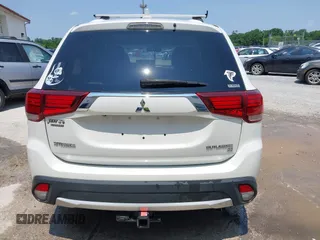 2018 Mitsubishi Outlander ES with VIN JA4AZ3A33JZ009318, listed as a IAAI auction lot 41007583 with 81,507 mi miles and . Bid and sale history available at DreamBid. Image 16.