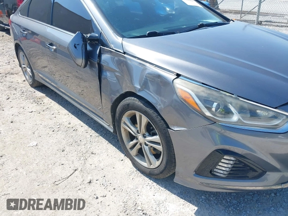 2018 Hyundai Sonata Sport with VIN 5NPE34AFXJH675527, listed as a IAAI auction lot 41996427 with 127,757 mi miles and . Bid and sale history available at carsss.com. Image 6.