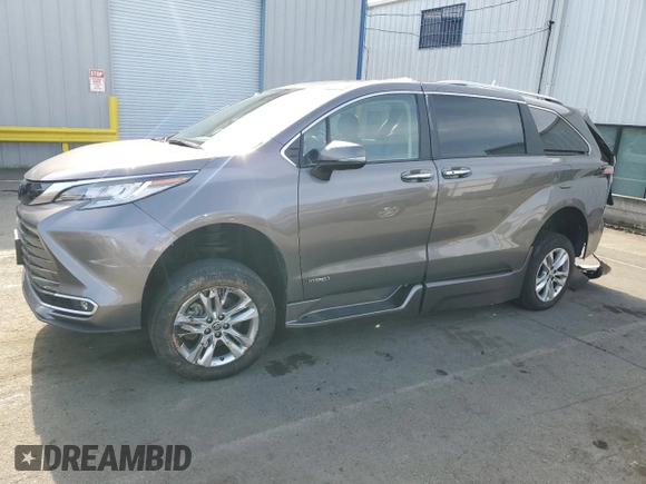 2021 Toyota Sienna Limited with VIN 5TDZRKEC6MS063280, listed as a Copart auction lot 47959725 with 41,573 mi miles and Salvage Title. Bid and sale history available at carsss.com. Image 1.