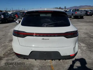 2019 Porsche Macan with VIN WP1AA2A59KLB08608, listed as a Copart auction lot 88345665 with Not provided miles and Salvage title. Bid and sale history available at DreamBid. Image 6.