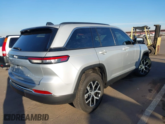 2024 Jeep Grand Cherokee Limited with VIN 1C4RJHBG2RC195432, listed as a IAAI auction lot 41625448 with 6,291 mi miles and . Bid and sale history available at DreamBid. Image 4.