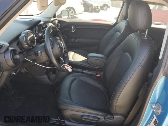 2015 MINI Hardtop with VIN WMWXM5C5XFT942679, listed as a Copart auction lot 49799655 with 79,072 mi miles and Salvage Title. Bid and sale history available at DreamBid. Image 7.