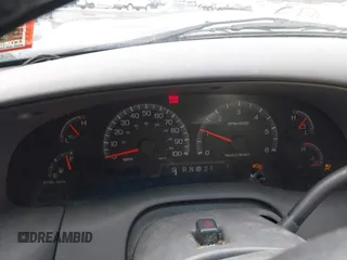 2001 Ford F-150 XL z VIN 1FTZX17201NB75918, wystawiony jako IAAI lot #41541039 z przebiegiem 225 005 mil mil oraz . Historia ofert i sprzedaży dostępna na DreamBid. Obrazek 7.