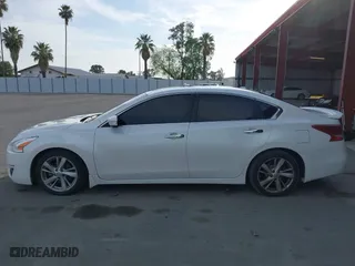2013 Nissan Altima 3.5 SL with VIN 1N4BL3AP9DC234645, listed as a IAAI auction lot 42034822 with 190,148 mi miles. Bid and sale history available at carsss.com. Image 13.