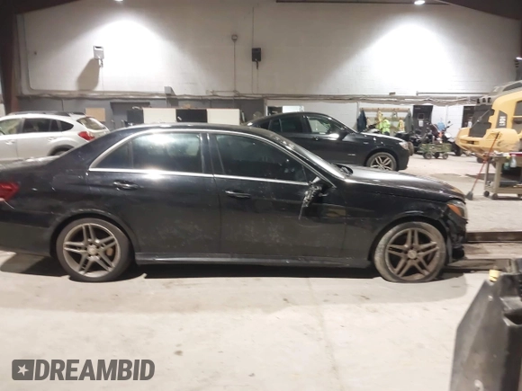 2016 Mercedes-Benz E 400 with VIN WDDHF6HB5GB172605, listed as a IAAI auction lot 41224247 with 68,010 mi miles and . Bid and sale history available at carsss.com. Image 14.