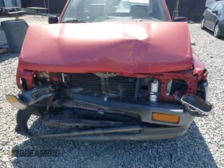 1992 Toyota Pickup with VIN JT4RN81A2N0096073, listed as a IAAI auction lot 41886580 with 254,791 mi miles and . Bid and sale history available at DreamBid. Image 6.