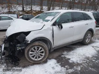 2019 Kia Sorento LX V6 with VIN 5XYPGDA55KG450039, listed as a IAAI auction lot 41307170 with 77,327 mi miles. Bid and sale history available at carsss.com. Image 2.