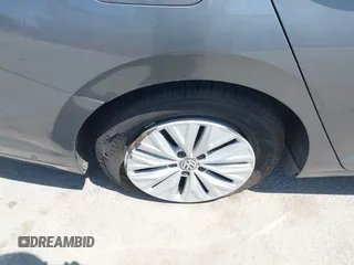 2019 Volkswagen Jetta S z VIN 3VWC57BUXKM074708, wystawiony jako IAAI lot #42151448 z przebiegiem 189 430 mil mil oraz . Historia ofert i sprzedaży dostępna na DreamBid. Obrazek 6.
