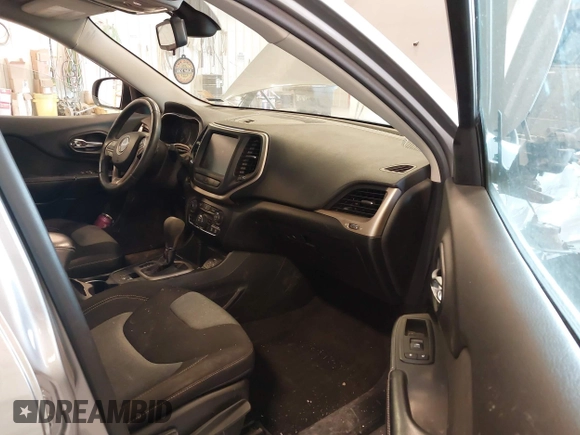 2014 Jeep Cherokee Latitude with VIN 1C4PJLCS1EW106004, listed as a IAAI auction lot 41786457 with 145,588 mi miles. Bid and sale history available at carsss.com. Image 5.
