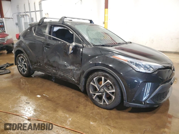 2021 Toyota C-HR LE z VIN NMTKHMBX8MR122450, wystawiony jako Copart lot #55159625 z przebiegiem 44 999 mil mil oraz Szkoda całkowita • Salvage title. Historia ofert i sprzedaży dostępna na DreamBid. Obrazek 4.