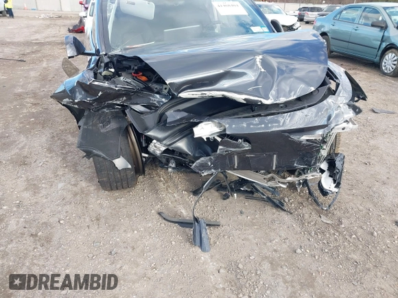 2024 Tesla Model Y Long Range z VIN 7SAYGDEE5RA317748, wystawiony jako IAAI lot #41468404 z przebiegiem 3 476 mil mil oraz . Historia ofert i sprzedaży dostępna na DreamBid. Obrazek 6.