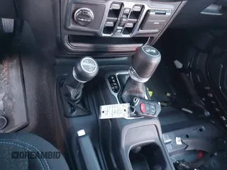 2021 Jeep Wrangler Unlimited Sport S z VIN 1C4HJXDG7MW583315, wystawiony jako IAAI lot #41827899 z przebiegiem 25 264 mil mil oraz . Historia ofert i sprzedaży dostępna na DreamBid. Obrazek 11.