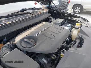 2019 Jeep Cherokee Limited with VIN 1C4PJMDX2KD235618, listed as a IAAI auction lot 40672263 with 82,117 mi miles and . Bid and sale history available at carsss.com. Image 10.