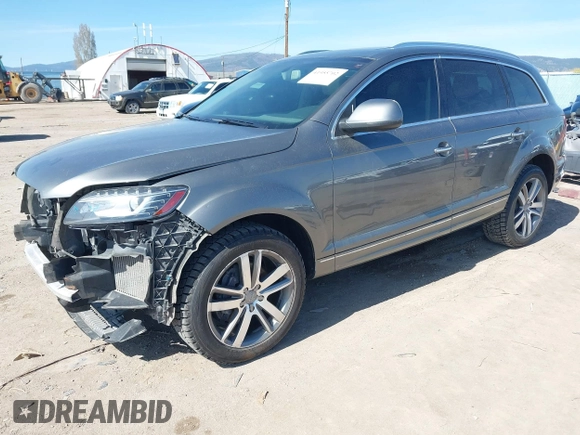 2014 Audi Q7 Premium Plus z VIN WA1LMAFE7ED018628, wystawiony jako IAAI lot #41955702 z przebiegiem 134 641 mil mil oraz . Historia ofert i sprzedaży dostępna na DreamBid. Obrazek 2.