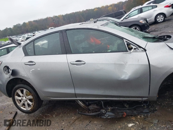 2011 Mazda Mazda3 i Touring with VIN JM1BL1VF2B1396156, listed as a IAAI auction lot 40867804 with 1 mi miles. Bid and sale history available at carsss.com. Image 12.
