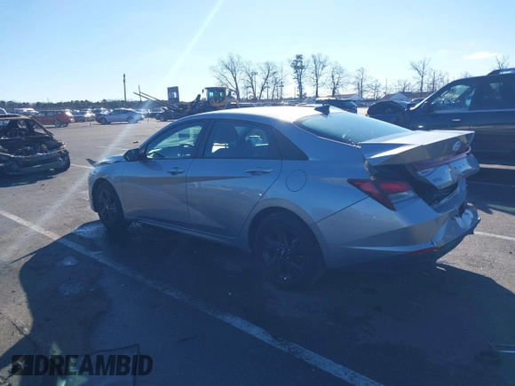 2022 Hyundai Elantra SEL with VIN 5NPLM4AG4NH081132, listed as a IAAI auction lot 41153021 with 22,705 mi miles and . Bid and sale history available at carsss.com. Image 3.